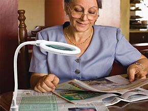 Lupa podświetlana 3 dioptrie fi100mm z klipsem