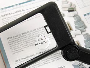 Lupa ręczna 50x95 2/6 dioptrii podświetlana